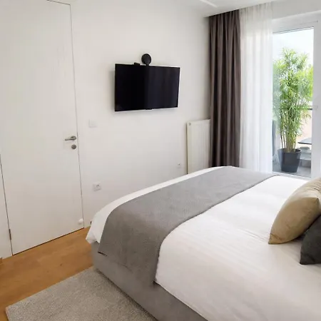 Extra Palata- Center With Parking